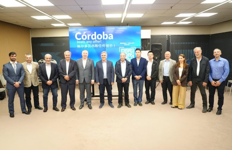 e4e13ad9-ba4a-4b03-a3f4-18e4672391ba